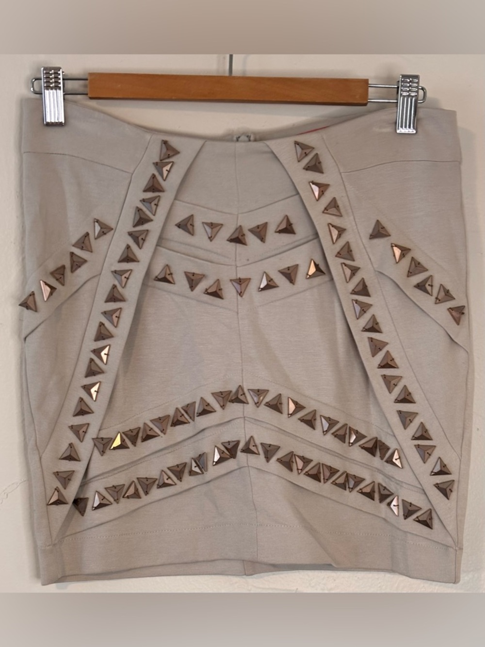 🌸 Wish Australia Women’s Small Embellished Cream Mini Skirt Silver Pyramid Studs